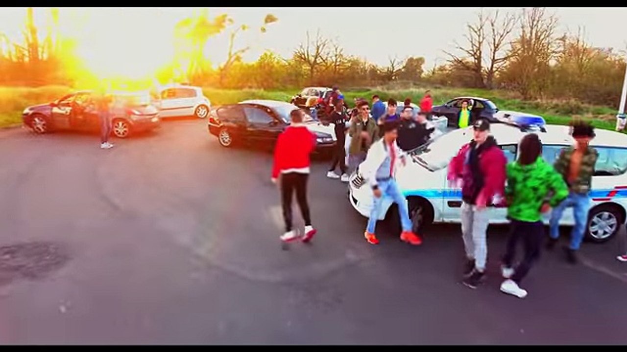 ¥ung Resval - Pull Up ( clip officiel )