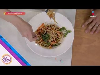 ¡No olvides agregarle muchos colores! Ensalada oriental y vegana | Sale el Sol