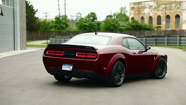 2018 Dodge Challenger SRT Hellcat Widebody Driving Video