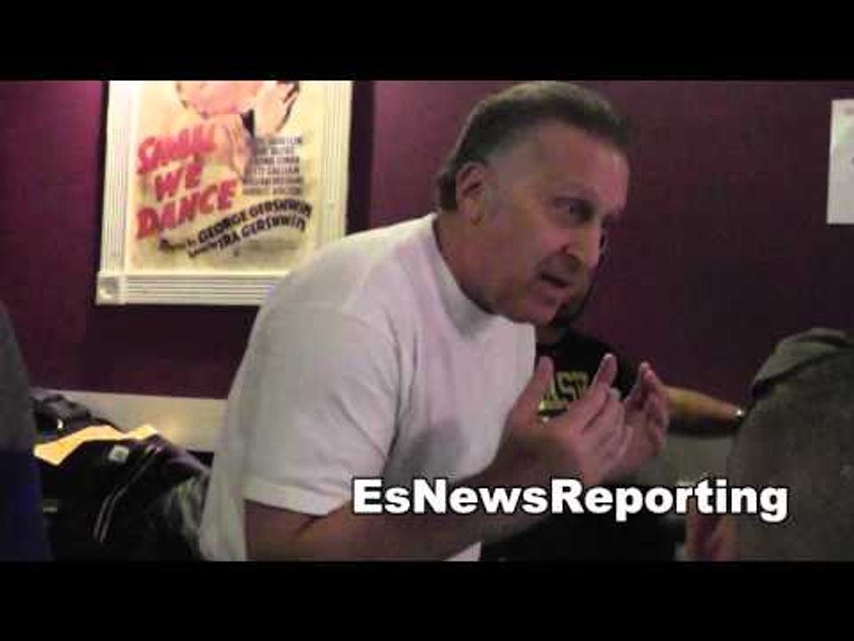 Jack Reiss boxing Referee giving instructions before fight EsNews Boxing