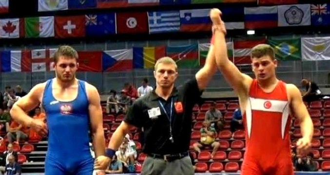 Avrupa Gençler Güreş Şampiyonası'nda Osman Göçen, Bronz Madalya Aldı