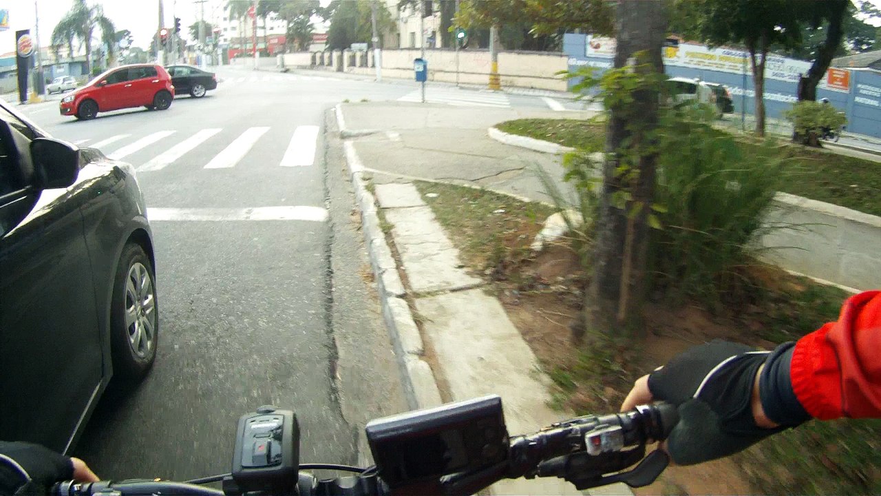 GoPro, Hero 2, filmagens, trilhas, XCO, Parque vale do Itaim, Taubaté,  ângulo de 170 graus, nas descidas single track, rock garden, escada de madeira