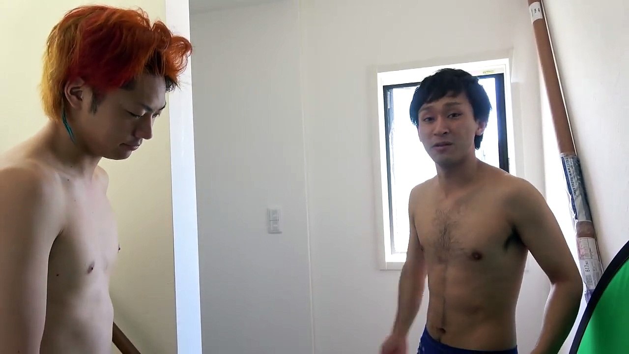 パンツ一丁＆笑顔で階段を駆け上がったら気持ち悪いんじゃないか？