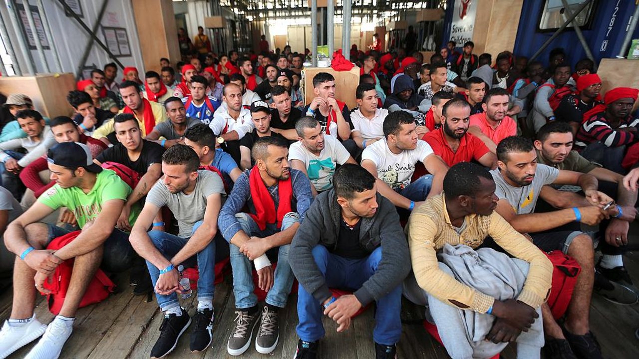 Italien droht mit hafensperre für flüchtlingsboote