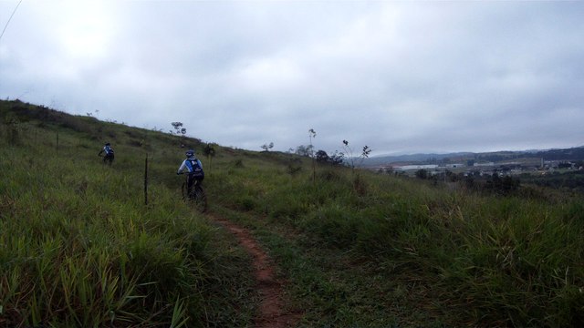 GoPro, Hero 2, filmagens, trilhas, XCO, Parque vale do Itaim, Taubaté, ângulo de 170 graus, nas descidas single track, rock garden, escada de madeira