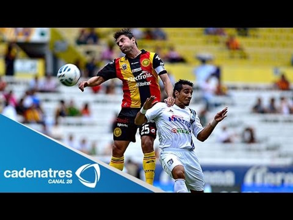 Gallos Blancos de Querétaro vencen por la mínima diferencia a Leones Negros