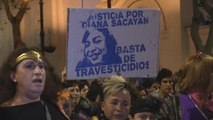 Decenas de argentinos protestan contra 
