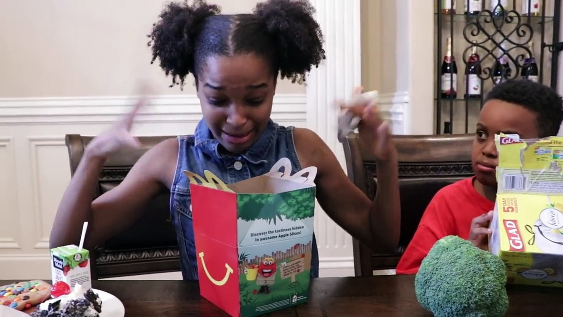 Shiloh Mcdonalds Happy Meal Vs Mcdonalds Surprise Meal Shasha And Shiloh Onyx Kids Video Dailymotion