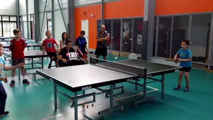 Échange lors de la finale du tournoi du club Entre Noah & Raphael