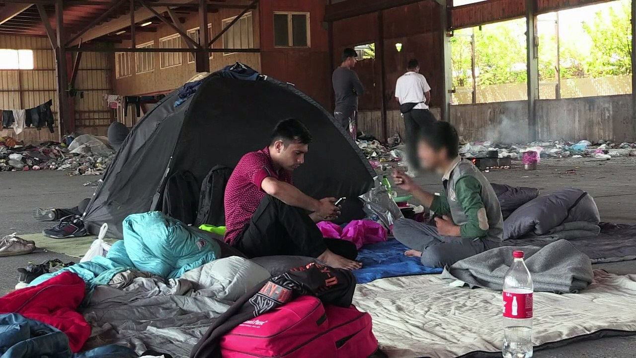 Flüchtlinge in Griechenland: Mit allen Mitteln nach Italien