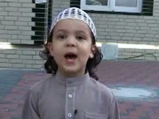 sobhana allah ce petit garçon italien recite quelque sourat