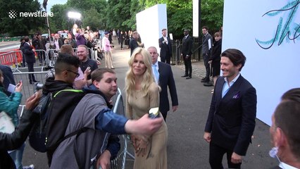 Claudia Schiffer and Guy Richie arrive at Serpentine Gallery summer party