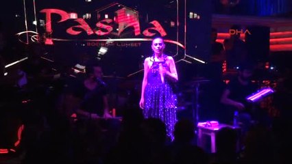 Bodrum Yıldız Tilbe, Bodrum'da Sahne Aldı