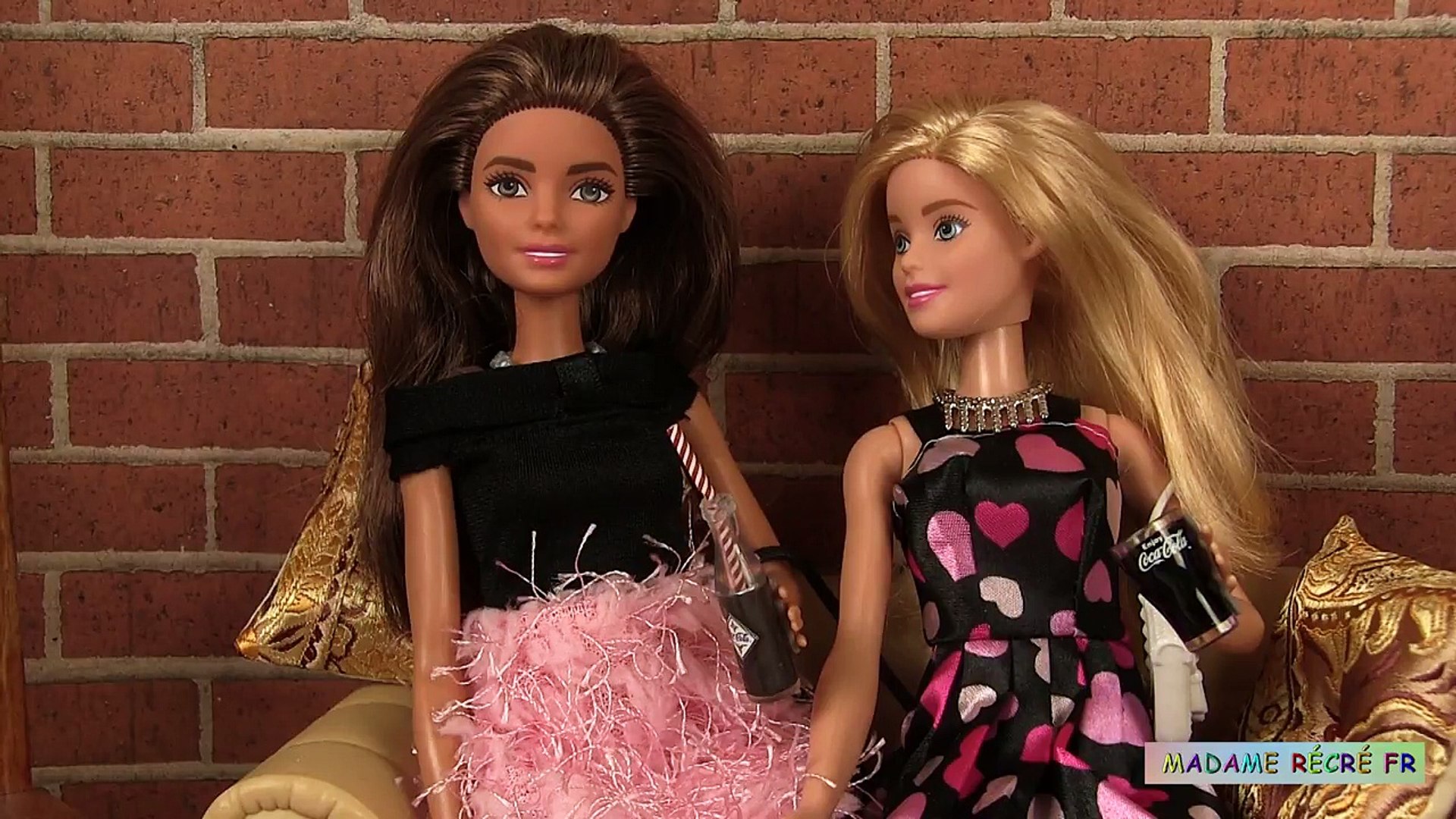 Barbie Episode Histoire de Poupées Sortie au Bar - video Dailymotion