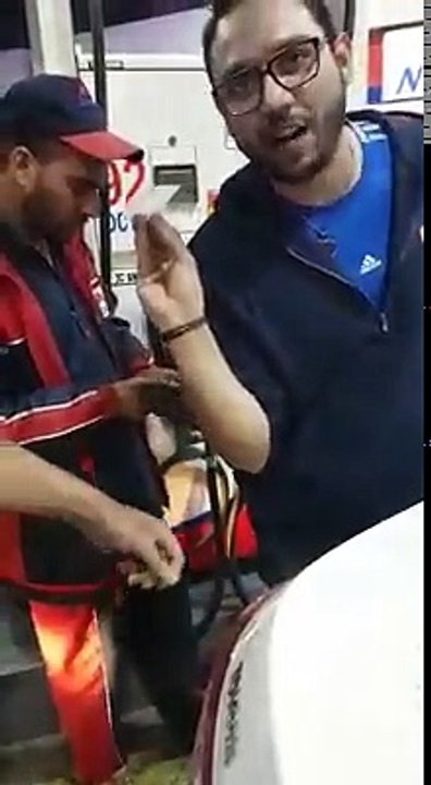 Dekhen kaisay Petrol per Fraud Kiya ja Raha hai.