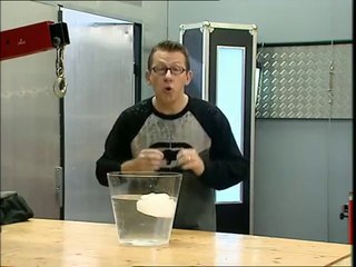 Pourquoi la glace flotte-t-elle sur l'eau  -