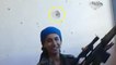 Une combattante se fait viser par un sniper de Daesh