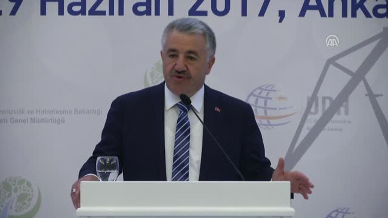 Bakan Arslan: "3700 Tekne Kısa Süre Içerisinde Türk Bayrağı Çekmiş Durumda"