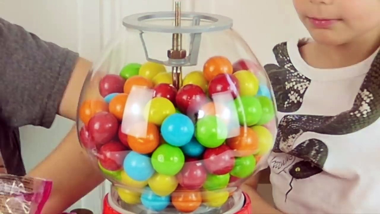 SWAN LE MAGICIEN & LES MACHINES À CHEWING GUM Ça tourne mal pour Néo ! 