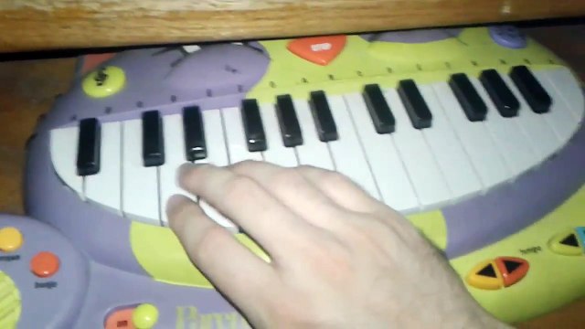 Jouer Uptown Funk avec un piano chat pour enfants... SUPER REPRISE !