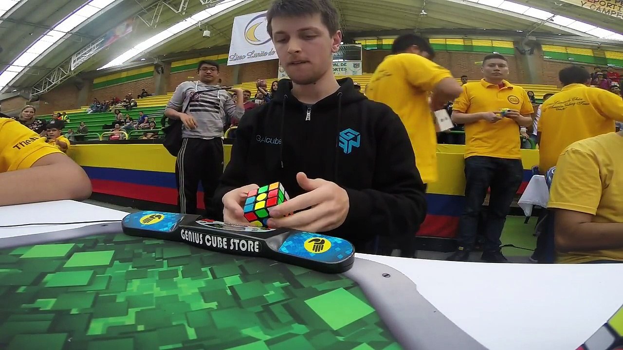 Record du monde de Rubik's Cube en 5.97 secondes !