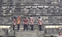 Obama dan Keluarga Senang Kunjungi Candi Prambanan