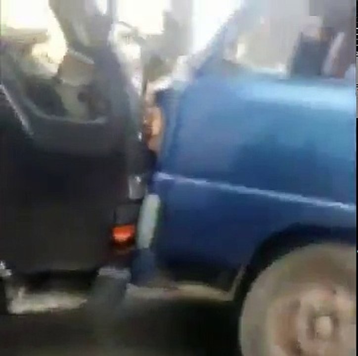 Duel Heboh Mobil adu banteng...