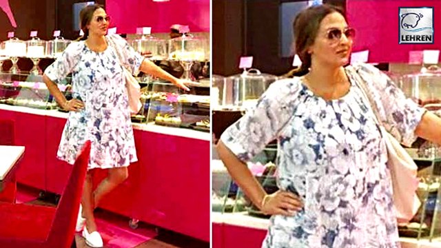 Pregnant Esha Deol Looks Cute With Her Baby Bump