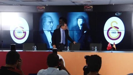 Gomis, Galatasaray ile İmzaladı