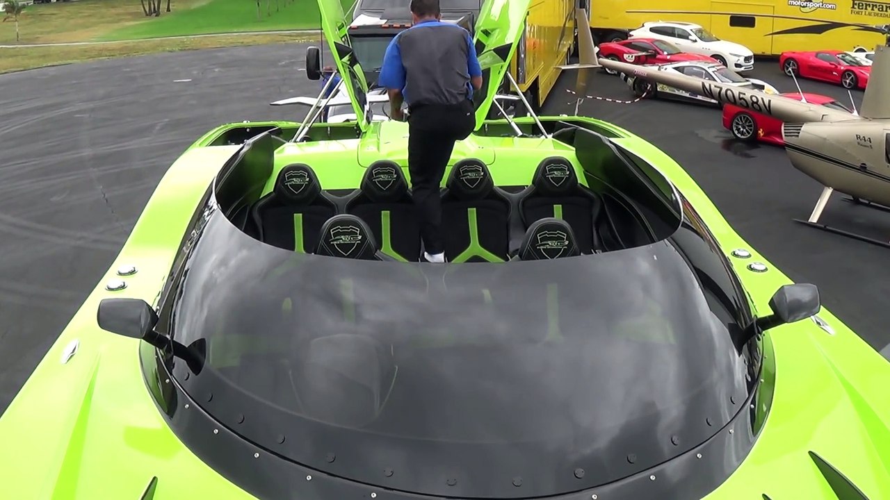 Aventador LP750 4 Superveloce Roadster & Lamborghini Aventador SV Speedboat