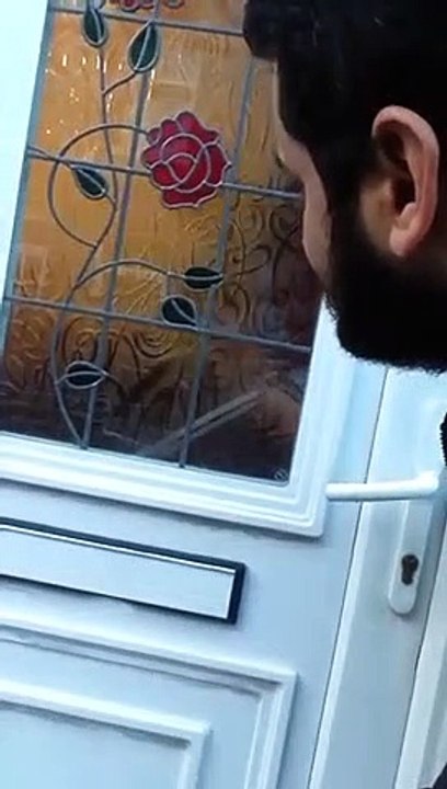 A Muslim Guy in London Set an Example for Muslims