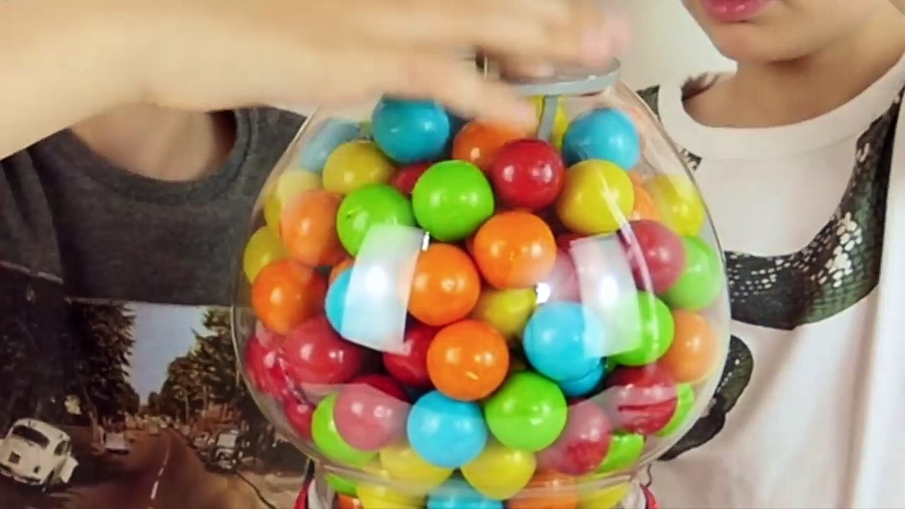 SWAN LE MAGICIEN & LES MACHINES À CHEWING GUM Ça tourne mal pour Néo ! 