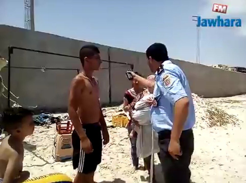 رجيش : حملة على الشاطئ وحجز خيام وزطلة ودراجات نارية