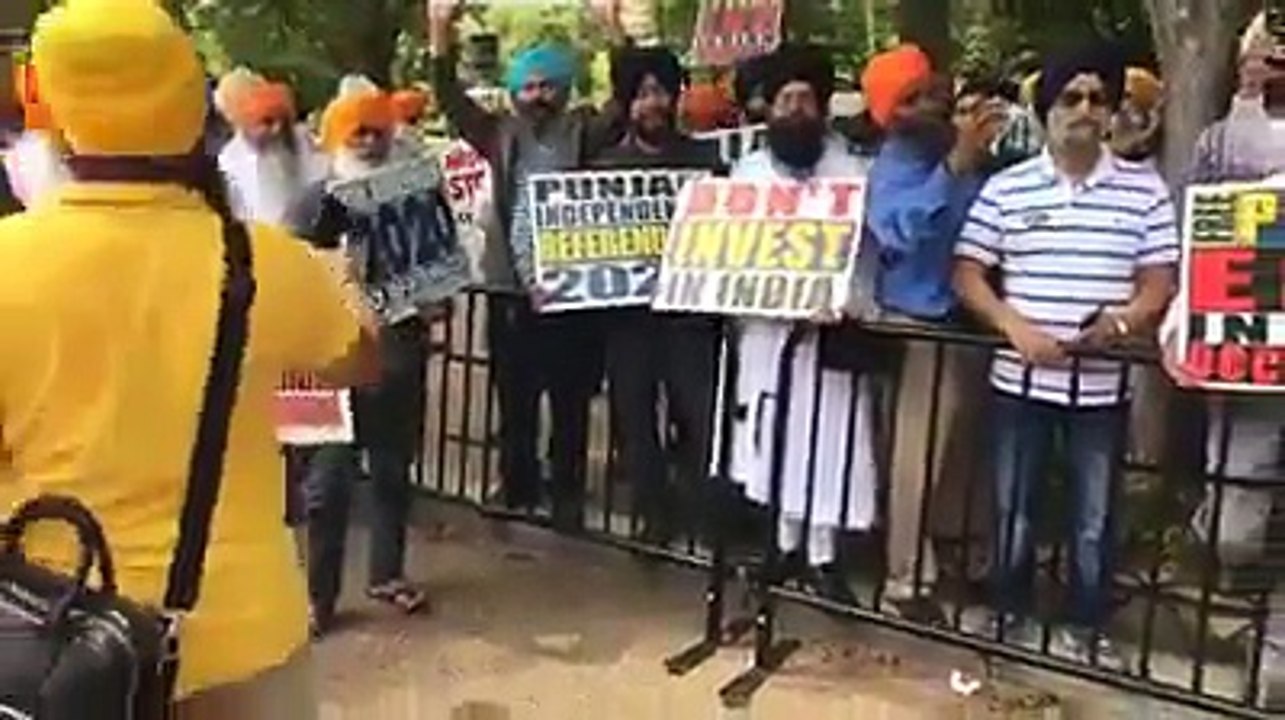 Welcome Modi in U.S.A with shoes Kill