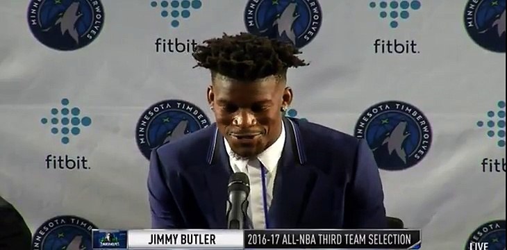 Jimmy Butler donne son numéro de téléphone pour répondre aux critiques