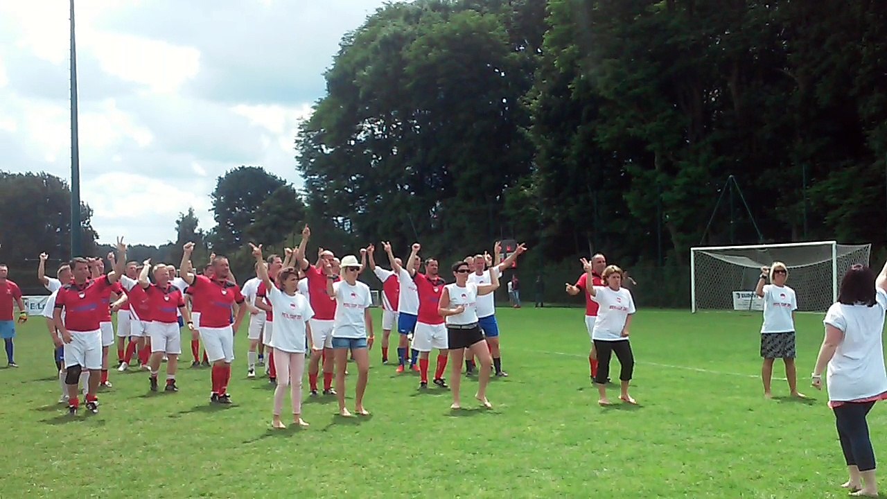 échauffement des vétérans avant le match de gala au tournoi international
