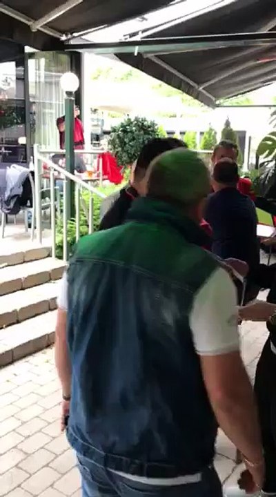 Tifozët shqiptarë ia thonë këngës shqipe në Suedi, para ndeshjes Norrkoping - Prishtina