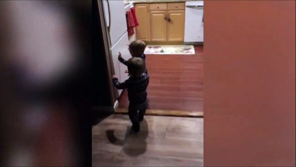 Sans pitié. Ces jumeaux sont prêts à tout pour la dernière glace !