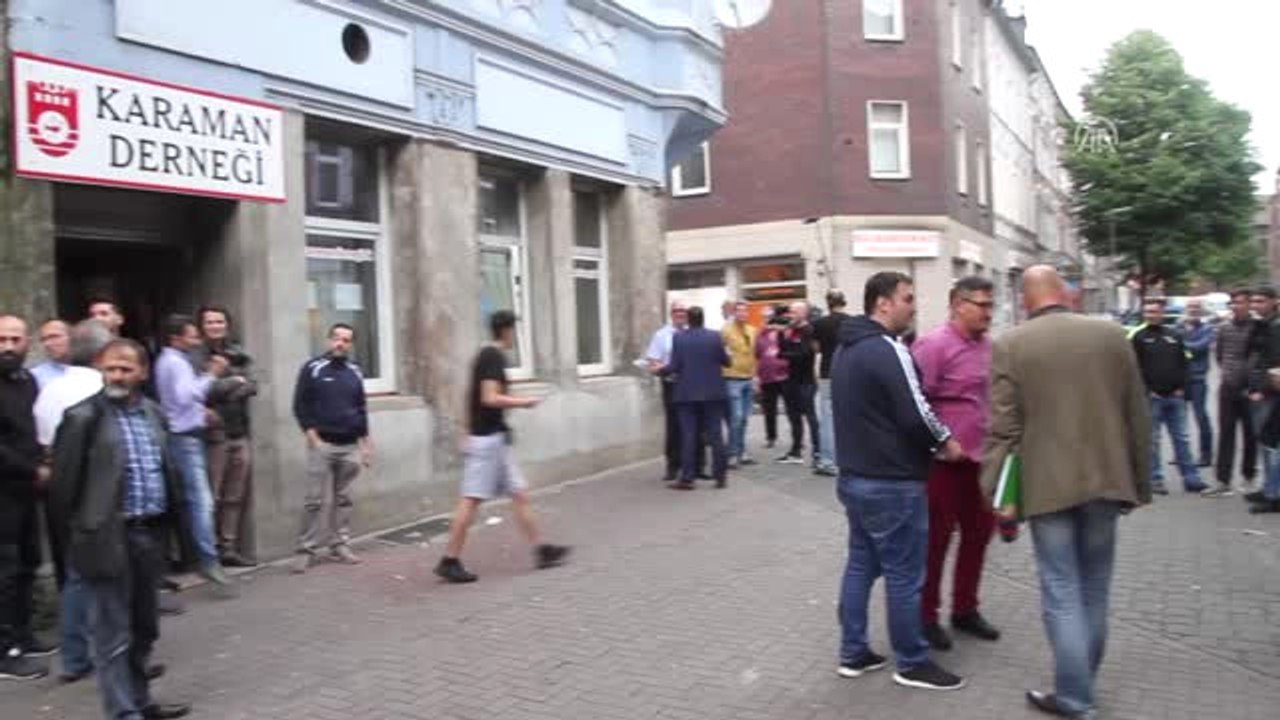 Almanya'nın Duisburg Kentinde Polis Şiddeti - Duisburg