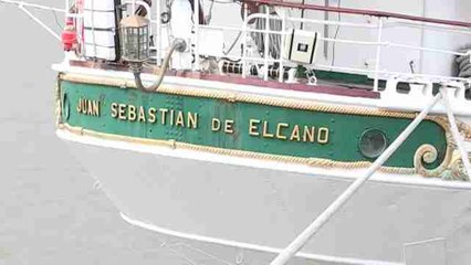 El "Elcano" atraca por primera vez en el puerto de Amberes