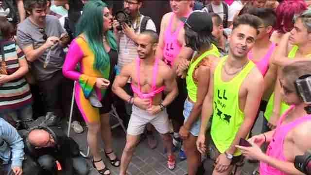 Menos tacones en la vigésima carrera en alzas del Orgullo LGTBI