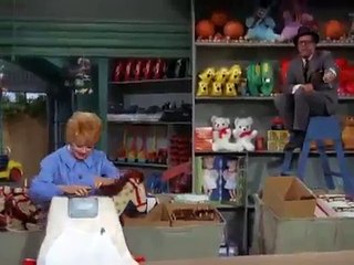 The Lucy Show S05E13 Lucy and Phil Silvers,Tv series movies 2017