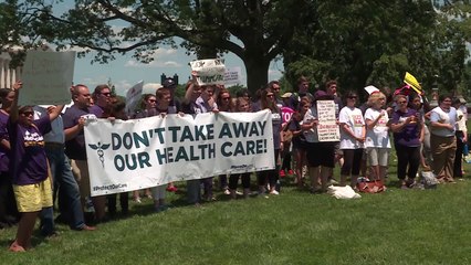Obamacare vs Trumpcare, les manifestants laissent entendre leur voix