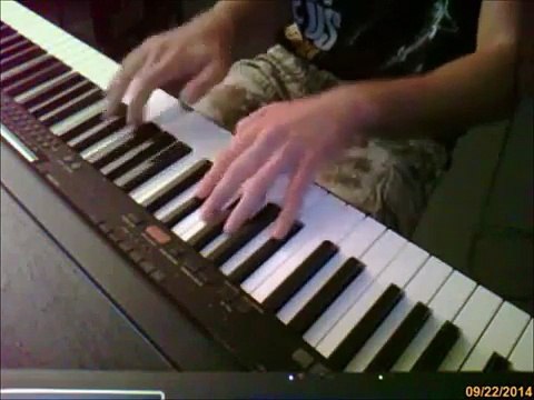 Mistral Gagnant de Renaud chanter par Pascal accompagné de se monsieur au piano