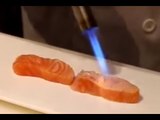 How Sushi is made - Thailand Street Food, Salmon Fish Fillet Makizushi at Maki Maki