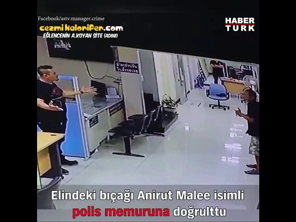Fevri Davranmak Yerine Bıçaklı Saldırganı Sakinleştiren Polis