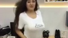 Clip Ngân Pokemon nghịch với vú s