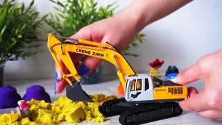 Surprise - Kinetic Sand - Excavator toys for kids - Vehicles for Kids - Toys video for children