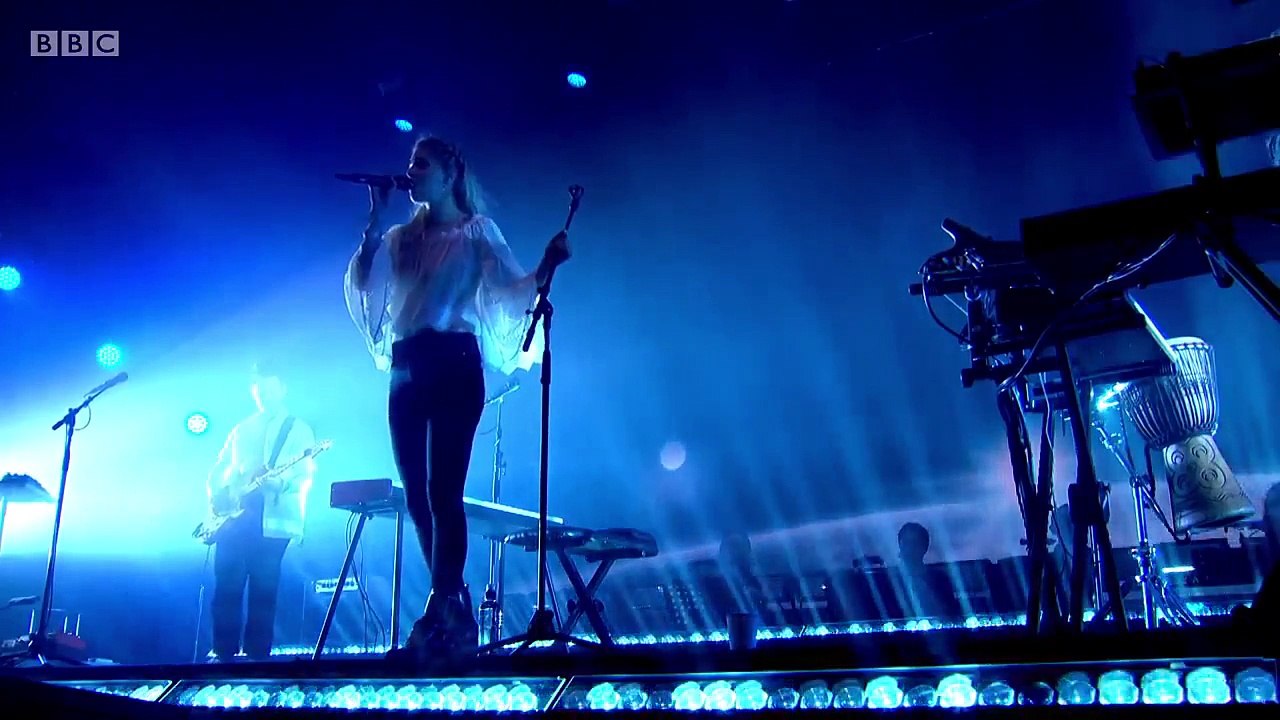 London Grammar - Big Picture (Glastonbury, 2017)