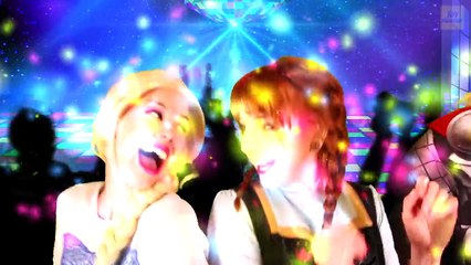 Frozen Elsa DRESS SHOPPING! w/ Spiderman Anna Rapunzel Pink Spidergirl Pool Fun in Real Li